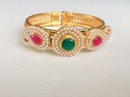 Goudkleurige Open Bangle Armbanden Sieraden - Luxe Manchet Armbanden met Roze en Groene Stenen